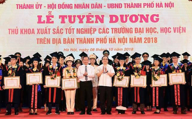 Năm 2018, TP Hà Nội đã tổ chức vinh danh cho 88 thủ khoa các trường đại học, học viện.