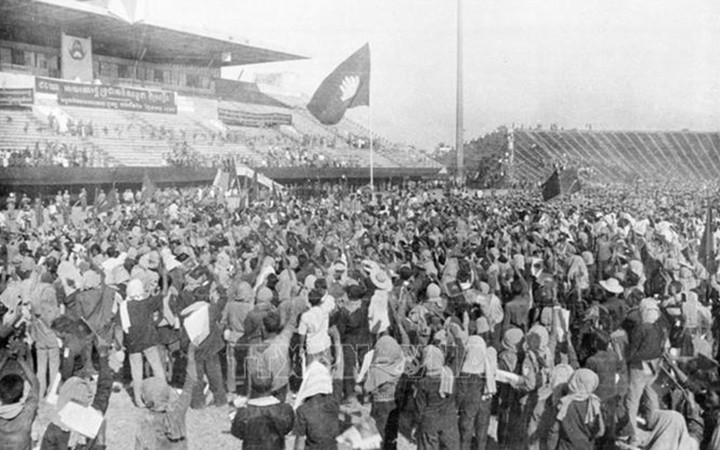 Nhân dân Campuchia tham dự Lễ mừng chiến thắng ngày 7-1-1979, tổ chức ngày 25-1-1979 tại Phnom Penh. Ảnh: TTXVN