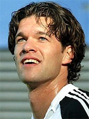 Chelsea và Ballack trông đợi gì ở nhau?