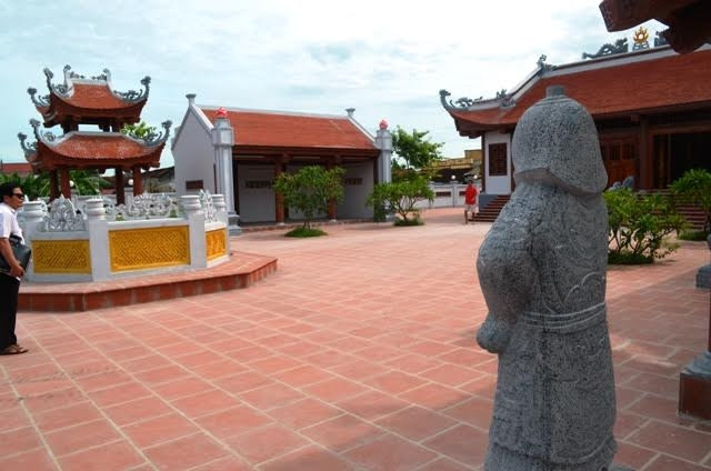 Toàn cảnh khu Lăng miếu Bình Vương Dương Tam Kha.