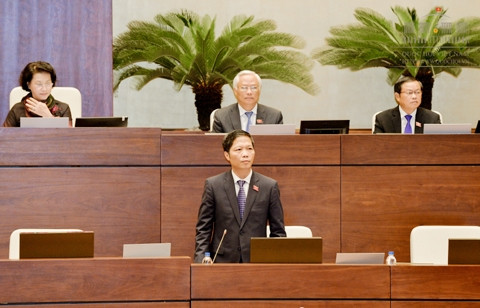 Bộ trưởng Công thương Trần Tuấn Anh trả lời chất vấn đại biểu Quốc hội về quản lý kinh doanh bán hàng đa cấp.