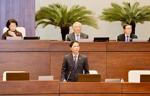 Bộ trưởng Công thương Trần Tuấn Anh trả lời chất vấn đại biểu Quốc hội về quản lý kinh doanh bán hàng đa cấp.