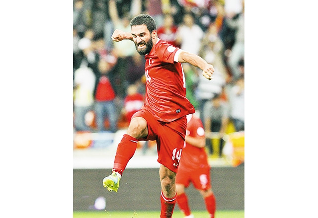 Arda Turan bất ngờ từ giã ĐTQG