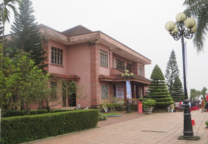 Nhà lưu niệm Tổng Bí thư Lê Duẩn, ở thôn Hậu Kiên, xã Triệu Thành, huyện Triệu Phong (Quảng Trị).