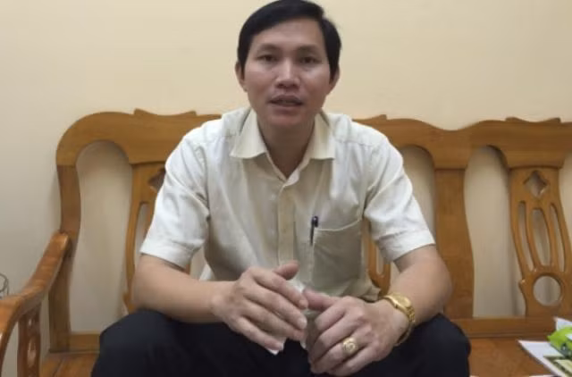 Chủ tịch UBND phường Quốc Tử Giám trần tình về việc để người dân sống chung với rác.