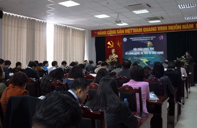 Toàn cảnh Hội thảo khoa học về Công nghệ vũ trụ và ứng dụng ngày 12-12.
