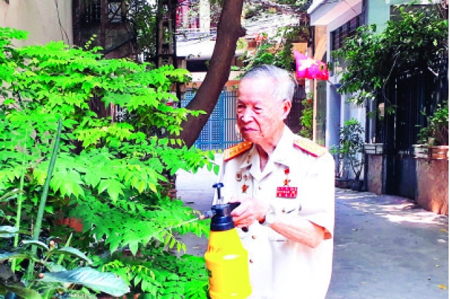 Anh hùng Lực lượng vũ trang nhân dân La Văn Cầu. Ảnh: Hiền Phương