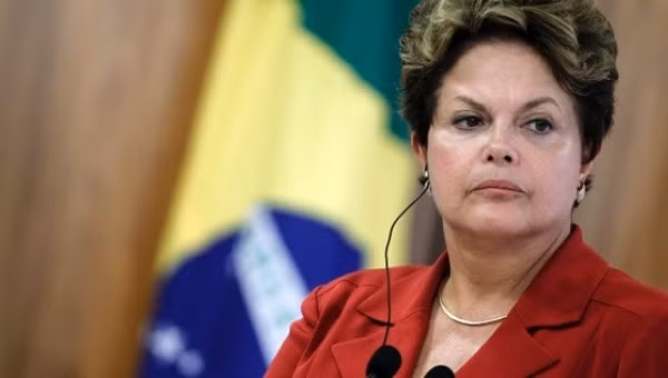 Tổng thống bị đình chỉ Dilma Rousseff.