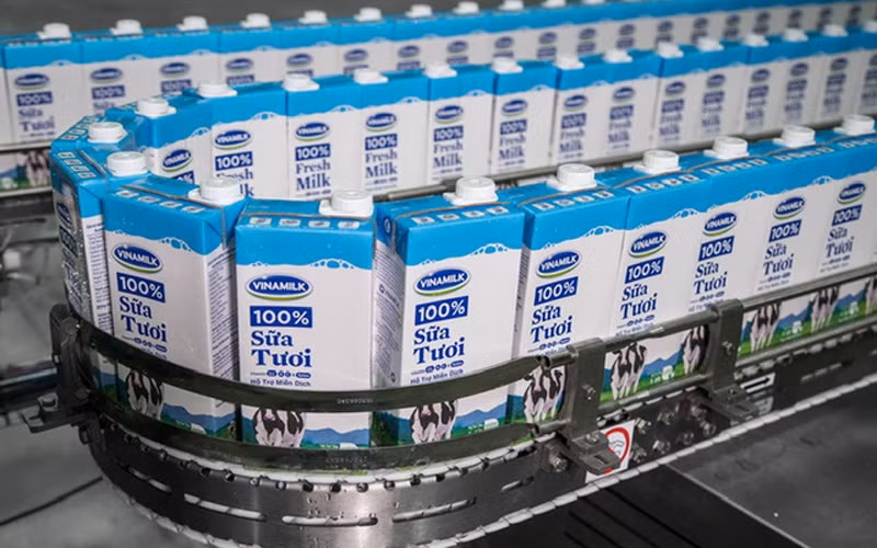 Dây chuyền sản xuất trong nhà máy của Vinamilk.