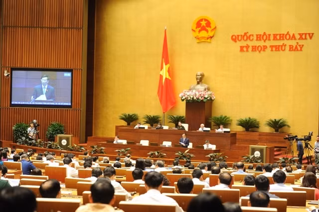 Toàn cảnh phiên chất vấn tại Quốc hội sáng 6-6.