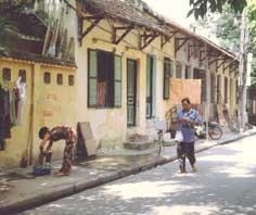 Hà Nội còn gần 25.000 nhà cấp 4 có nguồn gốc cơ quan tự quản.
(Ảnh: Lao động)