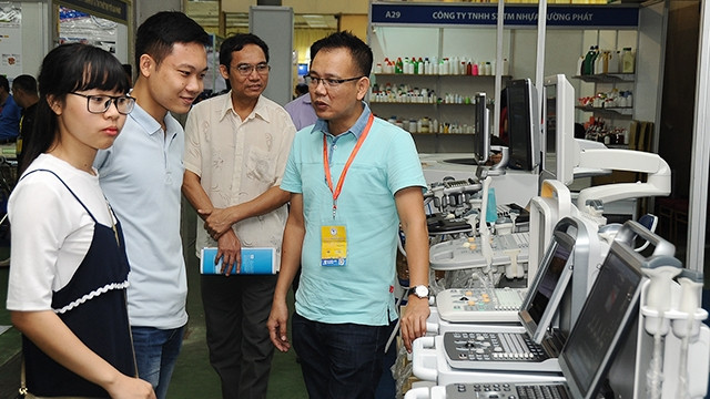 Hiện trên thị trường có khoảng 10.500 loại trang thiết bị y tế khác nhau. Ảnh: NG.NAM