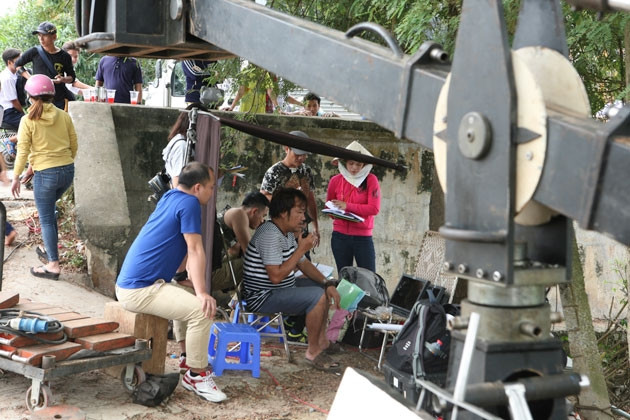 Đoàn làm phim đang thực hiện một cảnh quay.