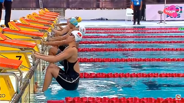 Ánh Viên chuẩn bị xuất phát ở vòng loại nội dung 50 m bơi ngửa sáng 25-8. (Ảnh chụp màn hình)