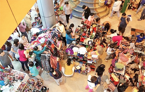  "Xả hàng" rồi... chờ dỡ bỏ