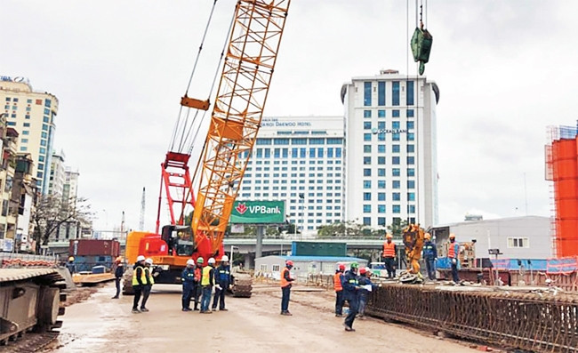 Công trường thi công nhà ga ngầm S9 tại tuyến đường sắt đô thị Nhổn - Ga Hà Nội. Ảnh: ANH DUY