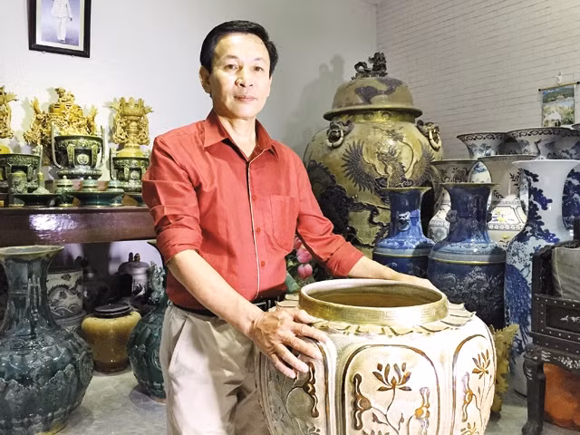 Người giữ hồn gốm cổ 