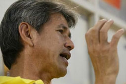 HLV Chanvit ghi tên vào lịch sử bóng đá Thái-lan
