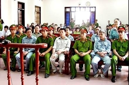 Các bị cáo tại phiên tòa