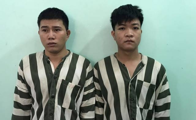 Hai đối tượng Bình và Quang bị khởi tố về hành vi Cố ý làm hư hỏng tài sản.