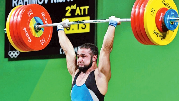 VĐV Ni-giát (Ca-dắc-xtan) phá kỷ lục thế giới và kỷ lục Ô-lim-pích cử tạ nam hạng 77 kg.