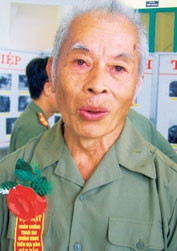 Truy lùng gián điệp, biệt kích