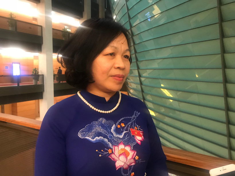 Đại biểu Nguyễn Thị Mai Hoa (Đồng Tháp), Ủy viên thường trực Ủy ban Văn hóa, Giáo dục, Thanh nhiên, Thiếu niên, Nhi đồng của Quốc hội.