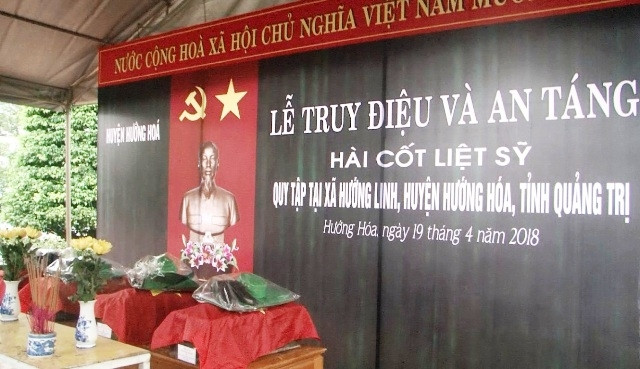 Lễ truy điệu và an táng hài cốt liệt sĩ mới phát hiện tại thôn Coóc, xã Hướng Linh, huyện Hướng Hóa (Quảng Trị).