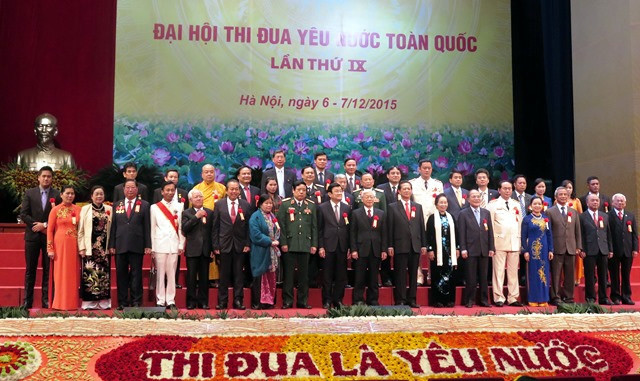 Lãnh đạo Đảng, Nhà nước chụp ảnh với đại biểu.