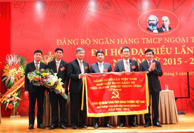 Nhìn từ câu chuyện thực tiễn Vietcombank