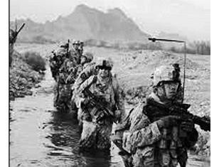 Binh sĩ Mỹ tại chiến trường Áp-ga-ni-xtan.      Ảnh EPA