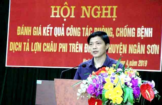 Lãnh đạo huyện Ngân Sơn công bố hết dịch tả lợn châu Phi trên địa bàn.