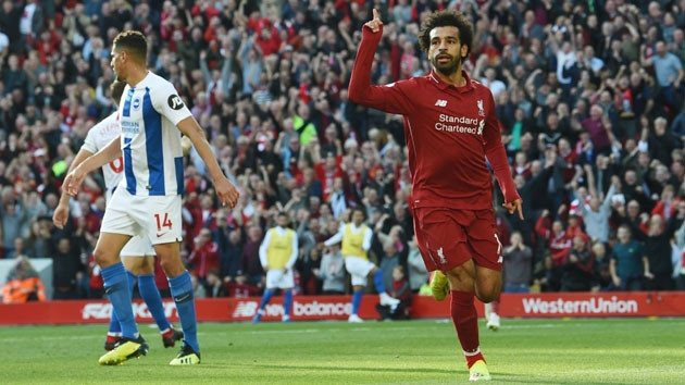 Salah (áo đỏ) ghi bàn duy nhất cho Liverpool.