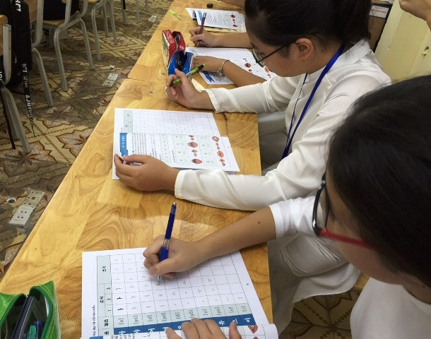 Học sinh tại lớp học tiếng Hàn của Trường THPT Việt Đức (Ảnh: L.H)