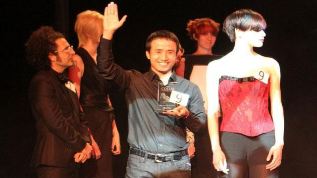 Nguyễn Trường Sơn nhận giải Màu nhuộm đẹp nhất.