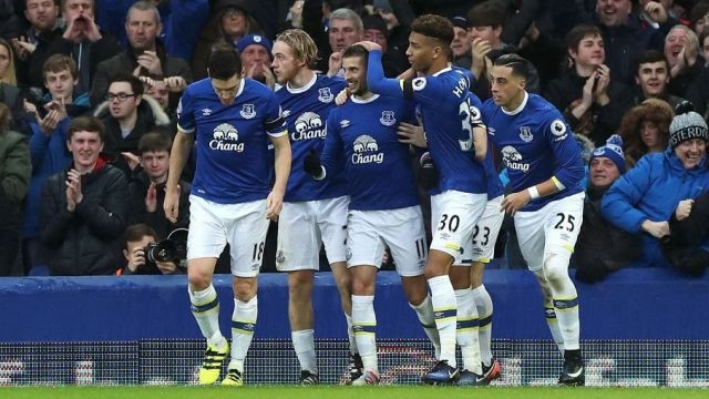 Chơi bùng nổ, các cầu thủ Everton thắng đậm Man City 4-0.