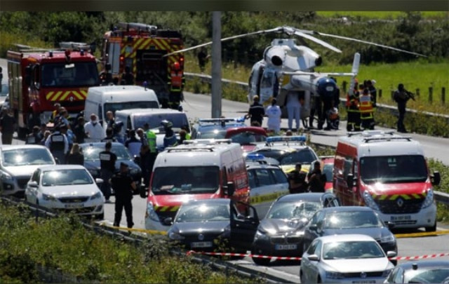 Hiện trường nghi phạm bị bắt giữ. (Ảnh Reuters)