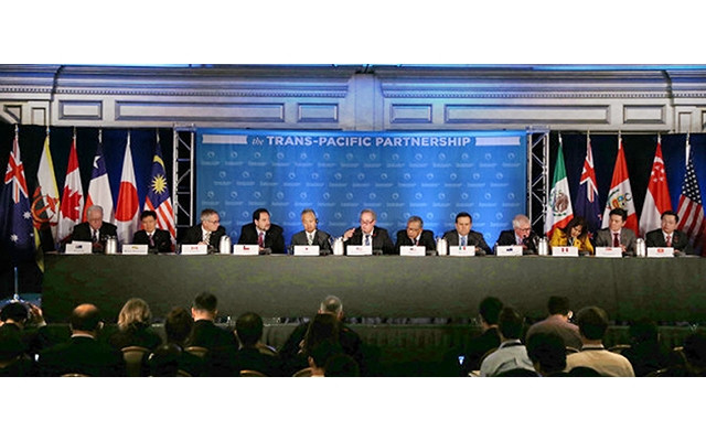 Giờ khắc lịch sử khi lãnh đạo 12 nước kết thúc đàm phán TPP tại thành phố Atlanta - Mỹ. Ảnh: AFP