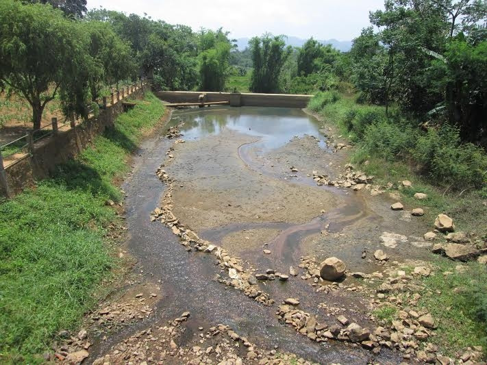 Đập Đại Thủy, xã Tân Liên, huyện Hướng Hóa(Quảng Trị) nơi cung cấp nguồn nước cho Xí nghiệp cấp nước Khe Sanh đang khô cạn.