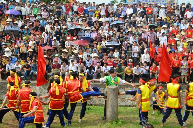 Nghi lễ và trò chơi Kéo co ở Vĩnh Phúc.
