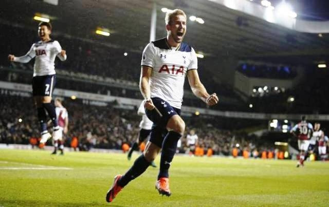 Niềm vui của tiền đạo Harry Kane khi ghi cú đúp giúp Tottenham giành chiến thắng trước West Ham. (Ảnh: l'Equipe)
