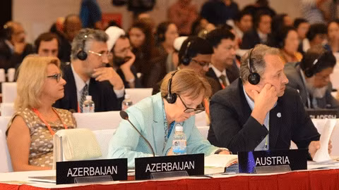 Đại biểu quốc tế tại phiên bế mạc IPU - 132 (Ảnh: Duy Linh).