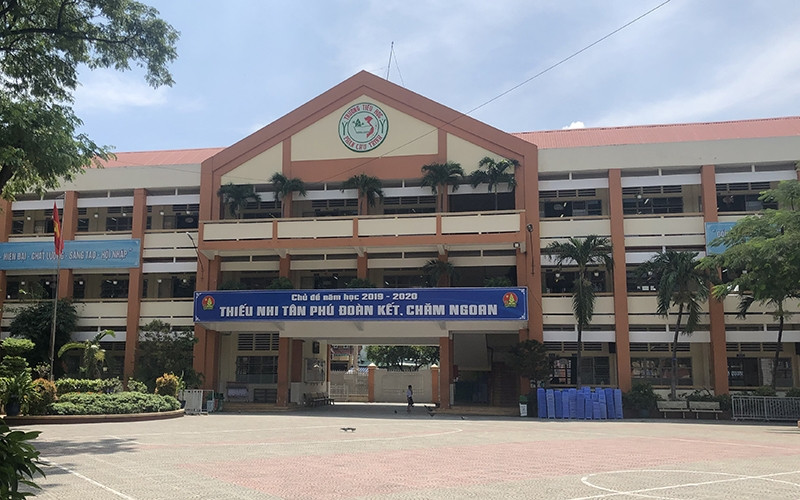 Trường Tiểu học Phan Chu Trinh, quận Tân Phú, TP Hồ Chí Minh, nơi xảy ra vụ việc.