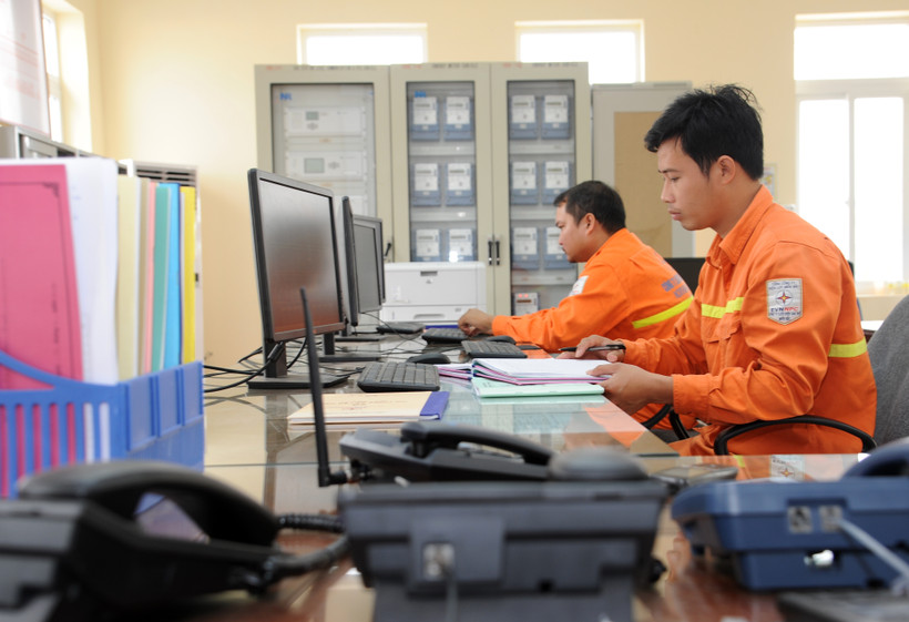 Đã xuất hiện những thế hệ công nhân mới làm chủ công nghệ cao, nhưng dường như họ bị văn học "bỏ quên". Ảnh: TRẦN HẢI