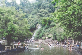 Khu thác nước tại Khoang Xanh - Suối Tiên