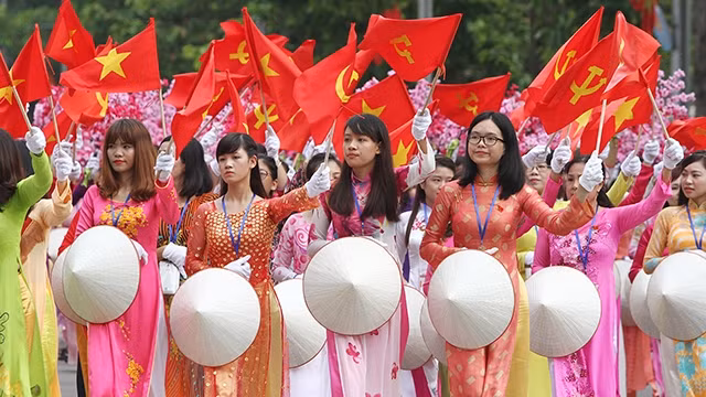 Diễu hành kỷ niệm 70 năm Quốc khánh 2-9. Ảnh: LÊ MINH