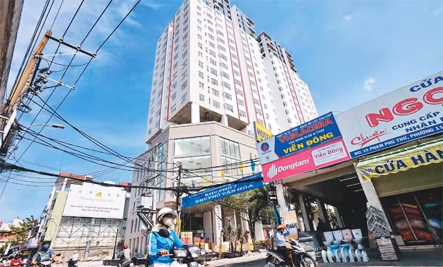 Dự án chung cư Bảy Hiền Tower, công trình chưa nghiệm thu nhưng vẫn cho người mua căn hộ vào ở.