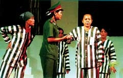 Cảnh trong vở Xuân, Đông, Thư, Hận.