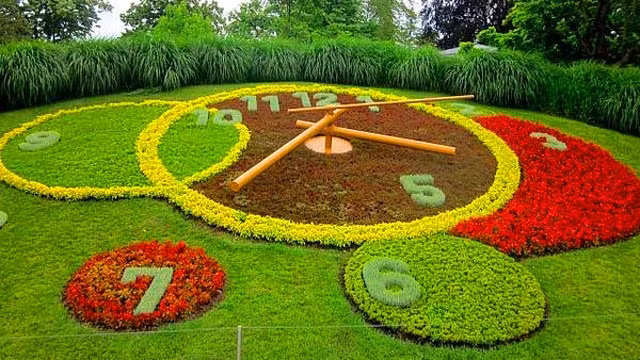 Đồng hồ hoa bên bờ hồ Geneva. (Ảnh: epic.vn).