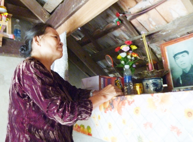 Chị Huệ lặng lẽ sống cùng với ký ức về một tình yêu đẹp.